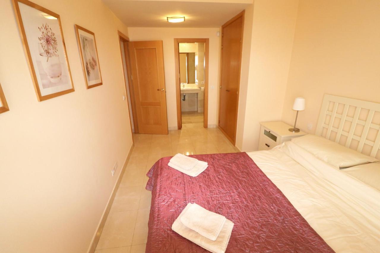 Salinas. Apartment For 4. Terrace/Parking/Pools/Gym/4Mins Beach Estepona Exterior foto