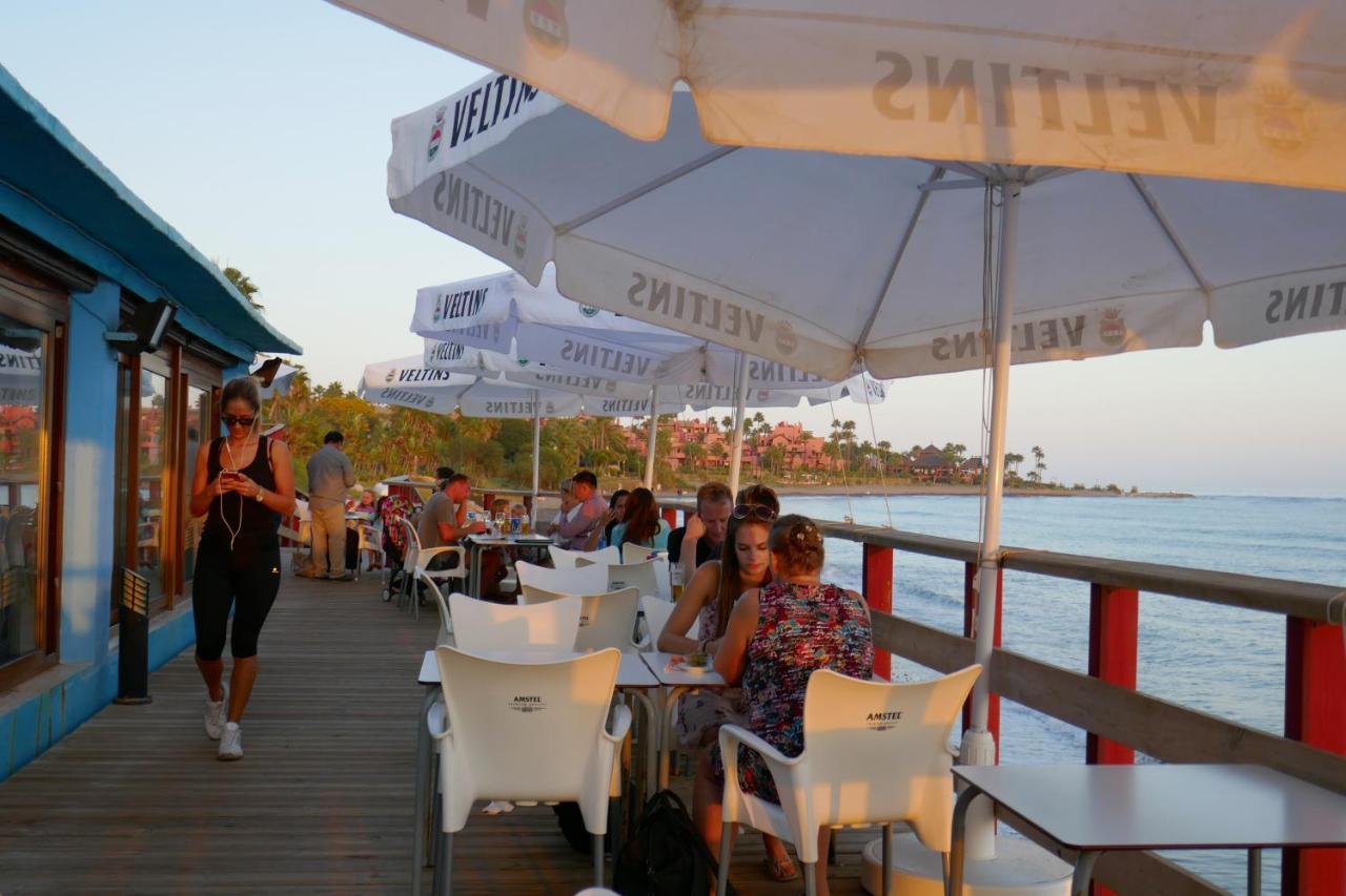 Salinas. Apartment For 4. Terrace/Parking/Pools/Gym/4Mins Beach Estepona Exterior foto